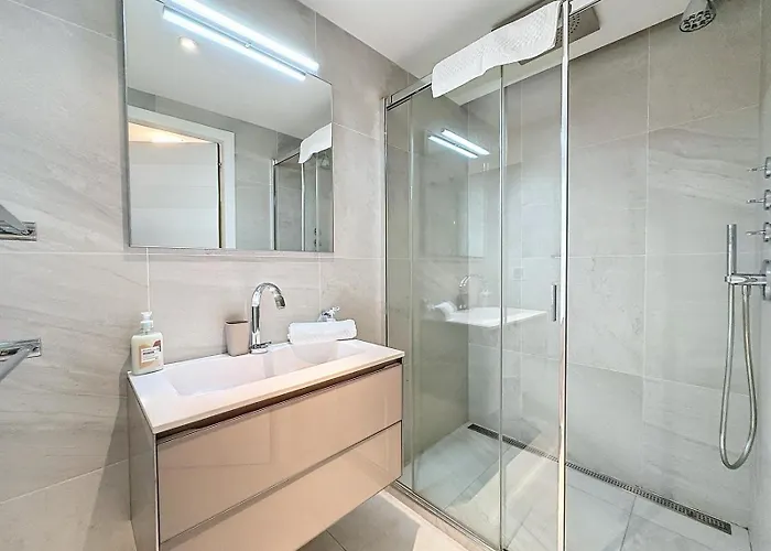 Plein Sud - Le Tapis Rouge Croisette Cannes